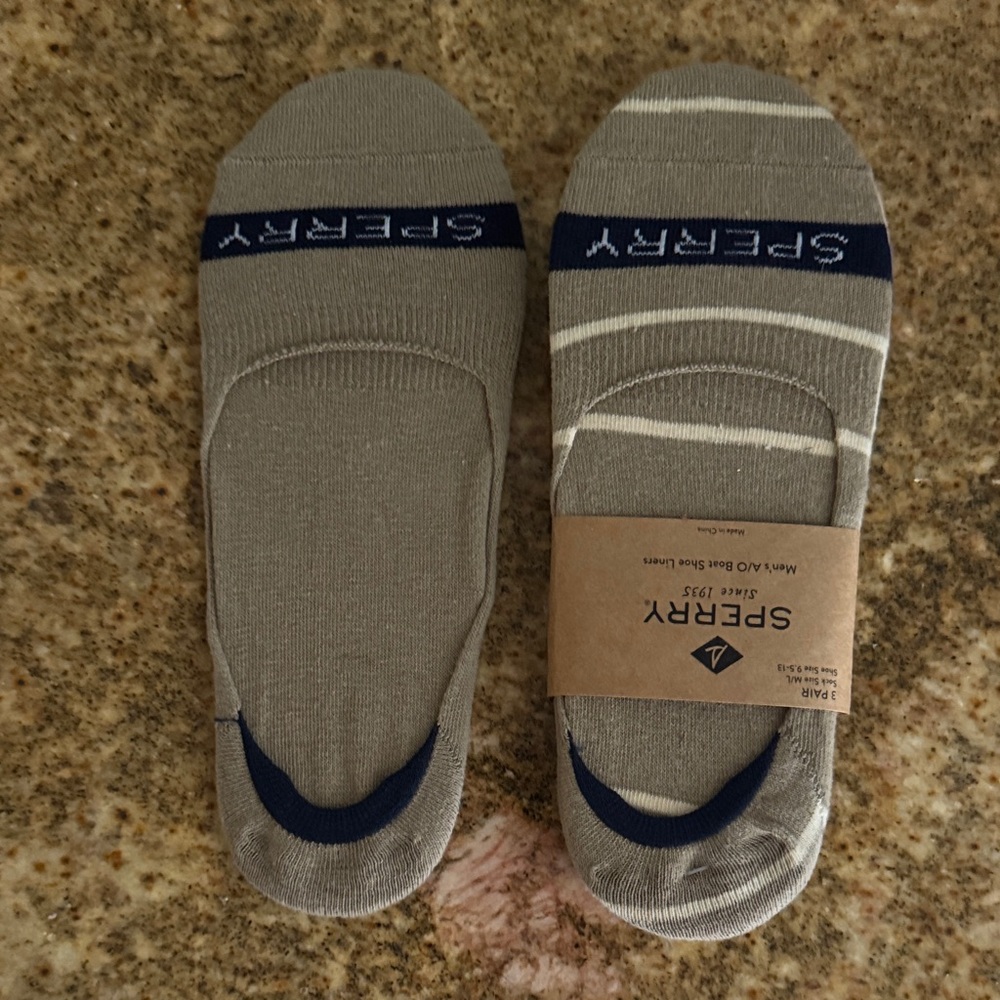 Sperry Men's Tan and Navy No-Show Socks